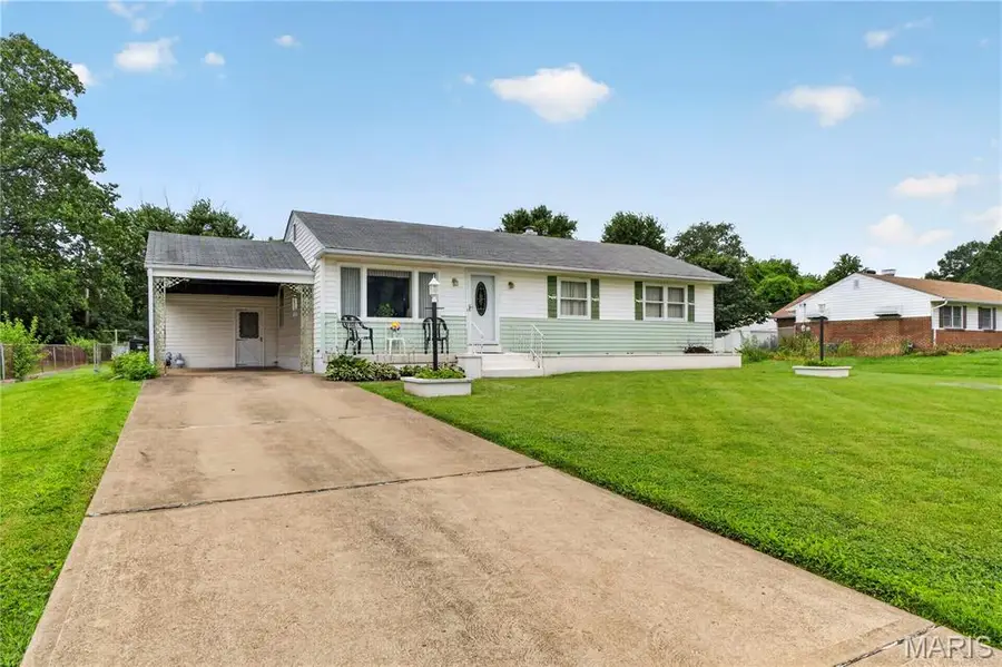 10032 Meadowfield Lane, Saint Louis, MO 63128 - #2