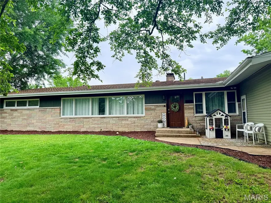 1 Crestwood Drive, Carlinville, IL 62626 - #2