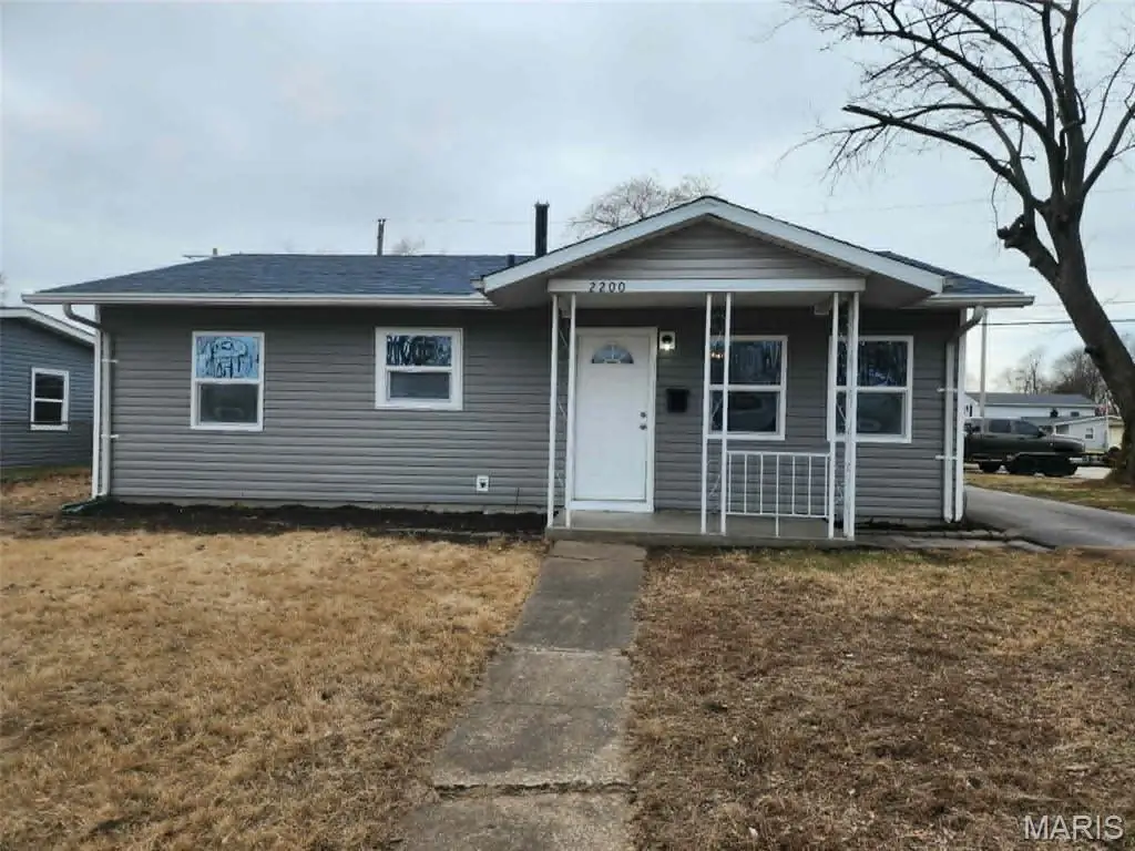 2200 Glen Drive, Granite City, IL 62040 - #1