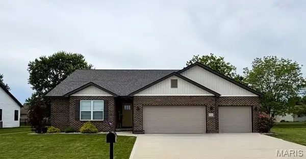 1121 Menominee Trail, Mascoutah, IL 62258