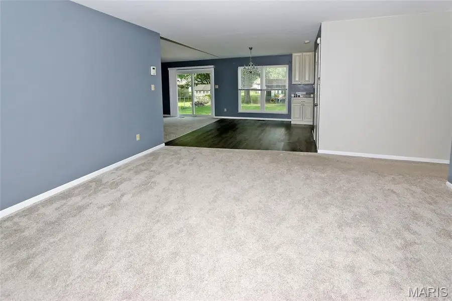4221 Meadowgreen Trails Drive, Saint Louis, MO 63129 - #3