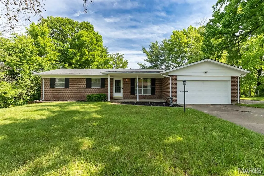 3025 Imperial Drive, Saint Peters, MO 63303 - #1