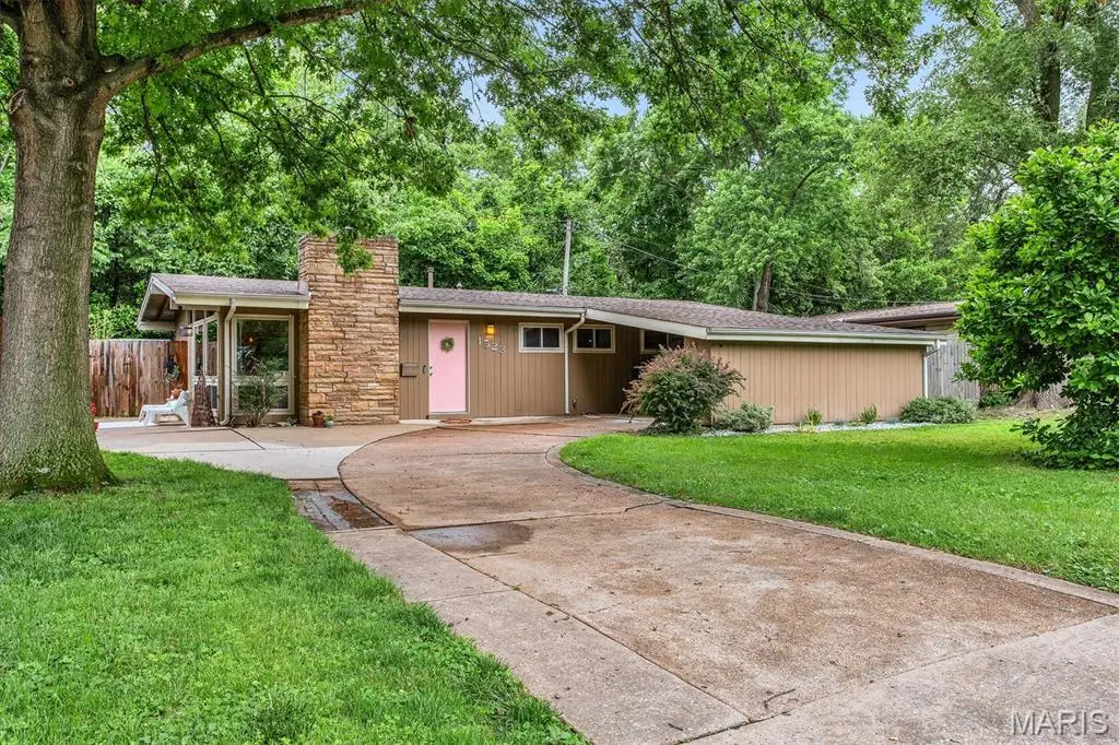 1523 Ridgewood Drive, Crestwood, MO 63126 - #1