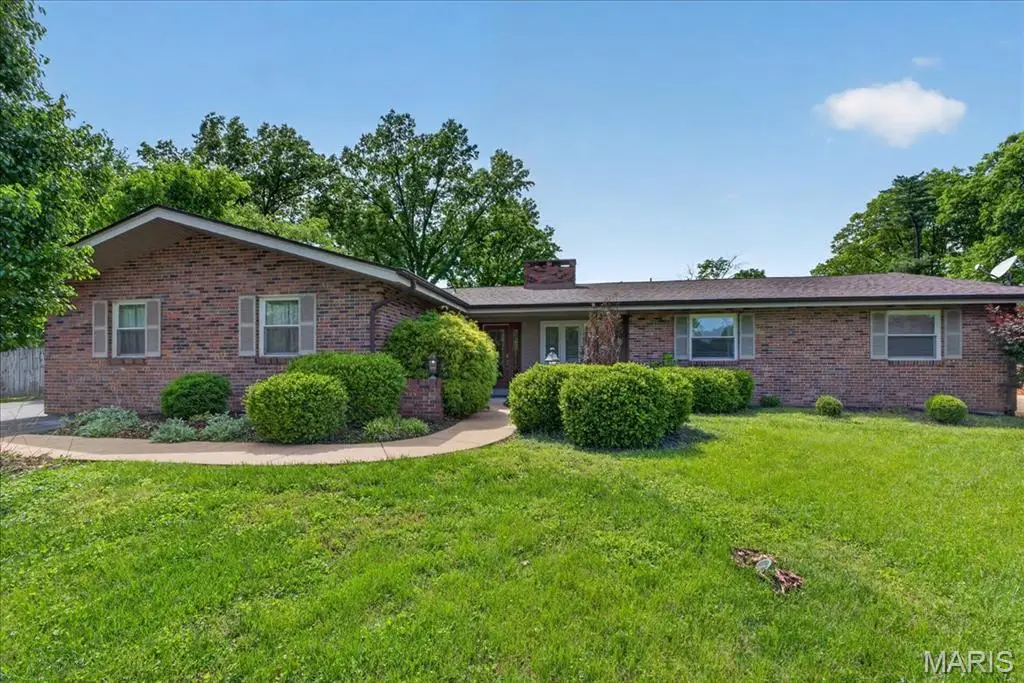 63 Lincord Drive, Saint Louis, MO 63128 - #1