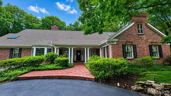 9767 Fall Ridge Trail, Sunset Hills, MO 63127