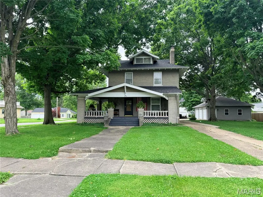 829 E 1st North Street, Carlinville, IL 62626 - #1