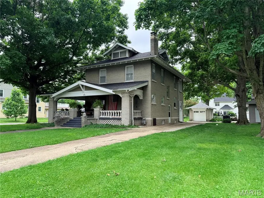 829 E 1st North Street, Carlinville, IL 62626 - #3