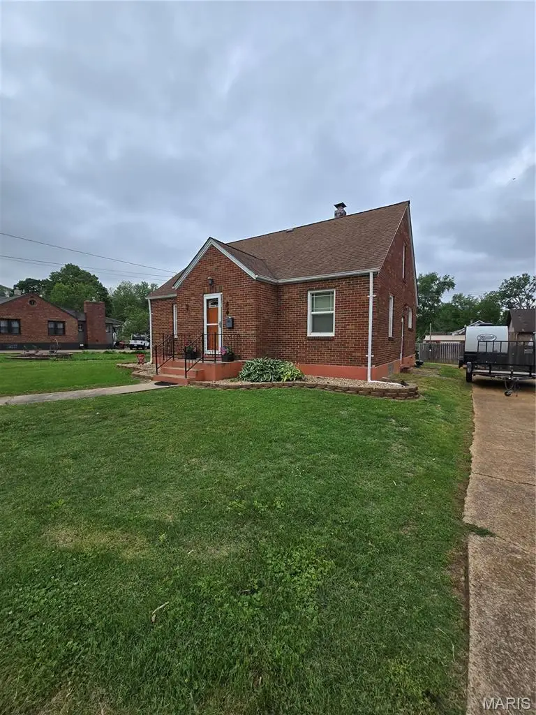 105 S Carleton Street, Farmington, MO 63640 - #3