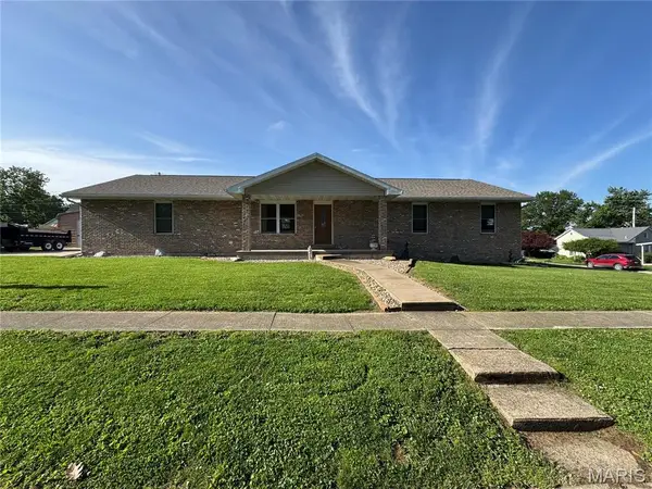 321 W Hamilton Street, Palmyra, MO 63461