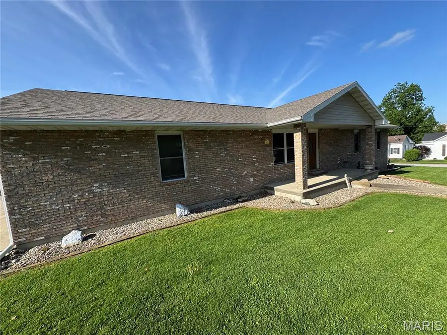 321 W Hamilton Street, Palmyra, MO 63461 - #2