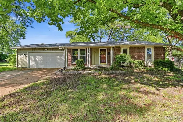 1901 Croftdale Drive, Florissant, MO 63031