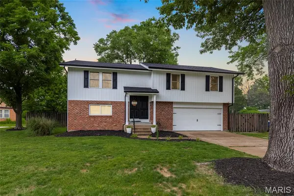 7955 S Rock Hill Road, St Louis, MO 63123