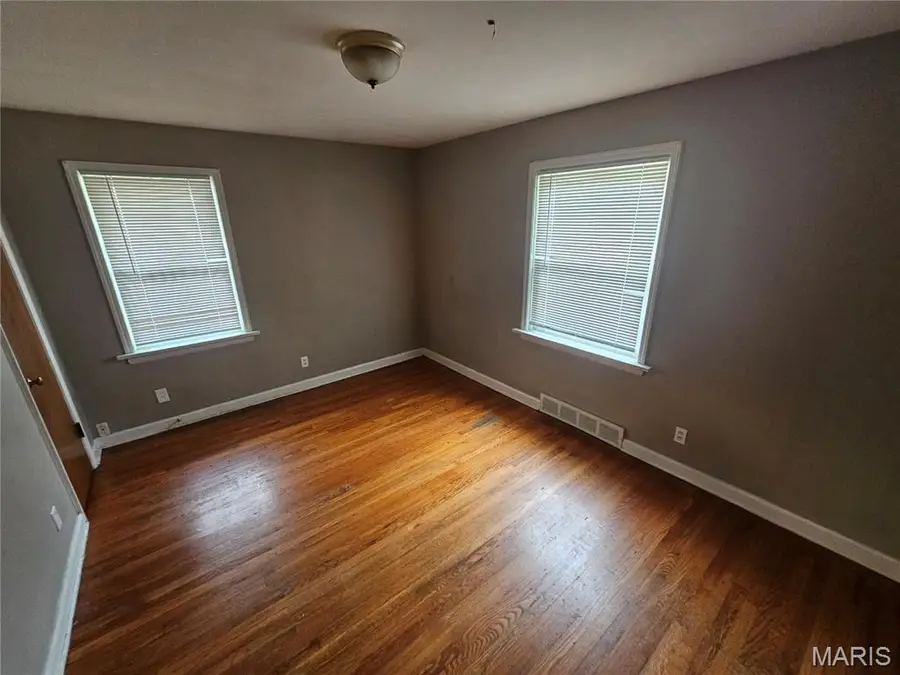 1205 Duenke Drive, Bellefontaine Neighbors, MO 63137 - #3