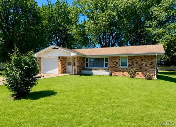 804 S Apple Avenue, Belle, MO 65013