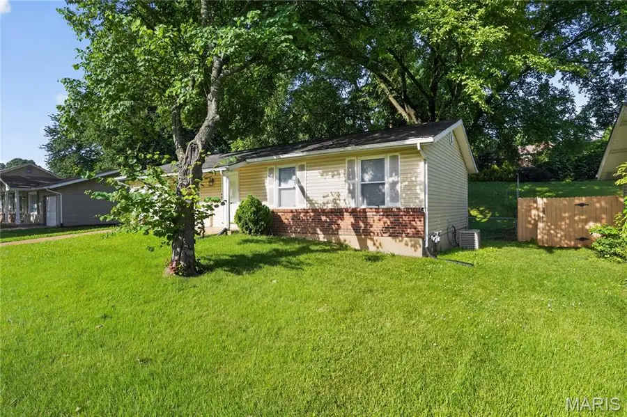 12071 El Camara Drive, Florissant, MO 63033 - #2