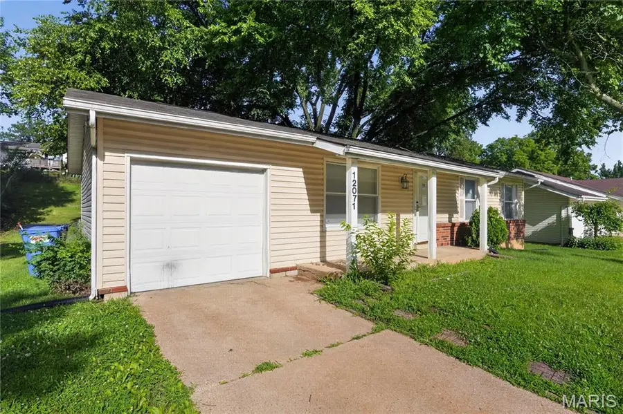 12071 El Camara Drive, Florissant, MO 63033 - #3