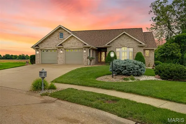 5301 Deer Creek Court, Godfrey, IL 62035