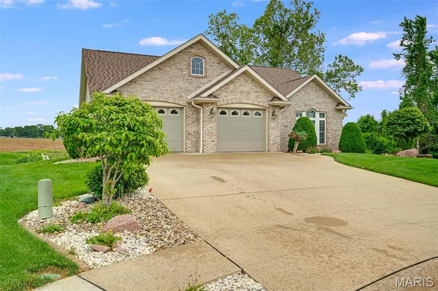 5301 Deer Creek Court, Godfrey, IL 62035 - #2