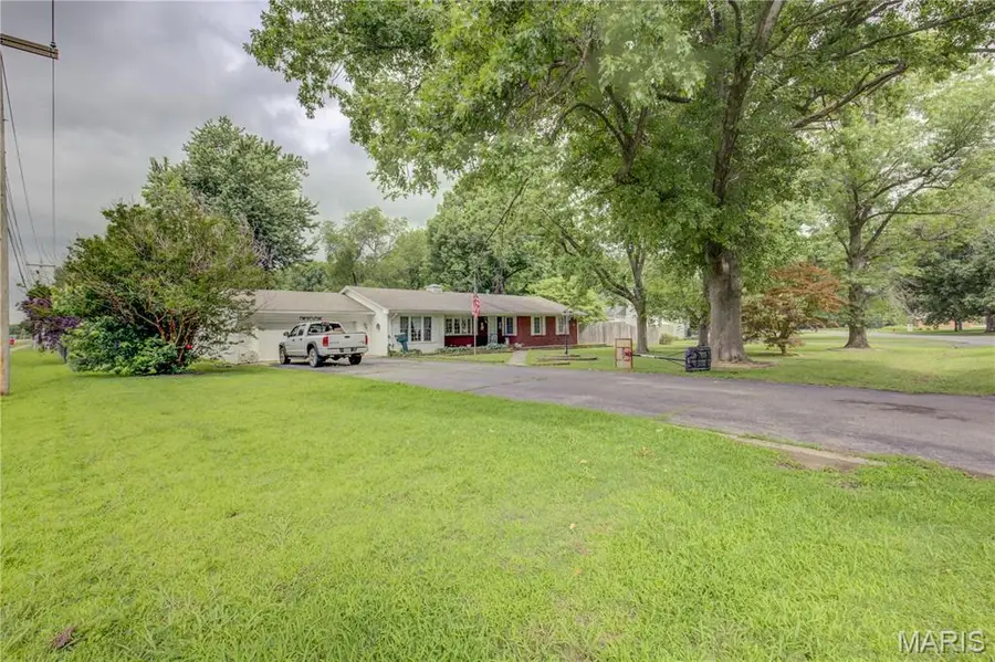 25 Green Meadow Dr, Sikeston, MO 63801 - #3