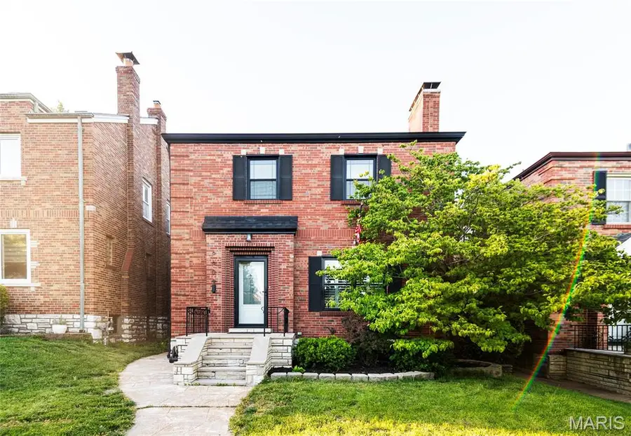 6609 Pernod Avenue, Saint Louis, MO 63139 - #2