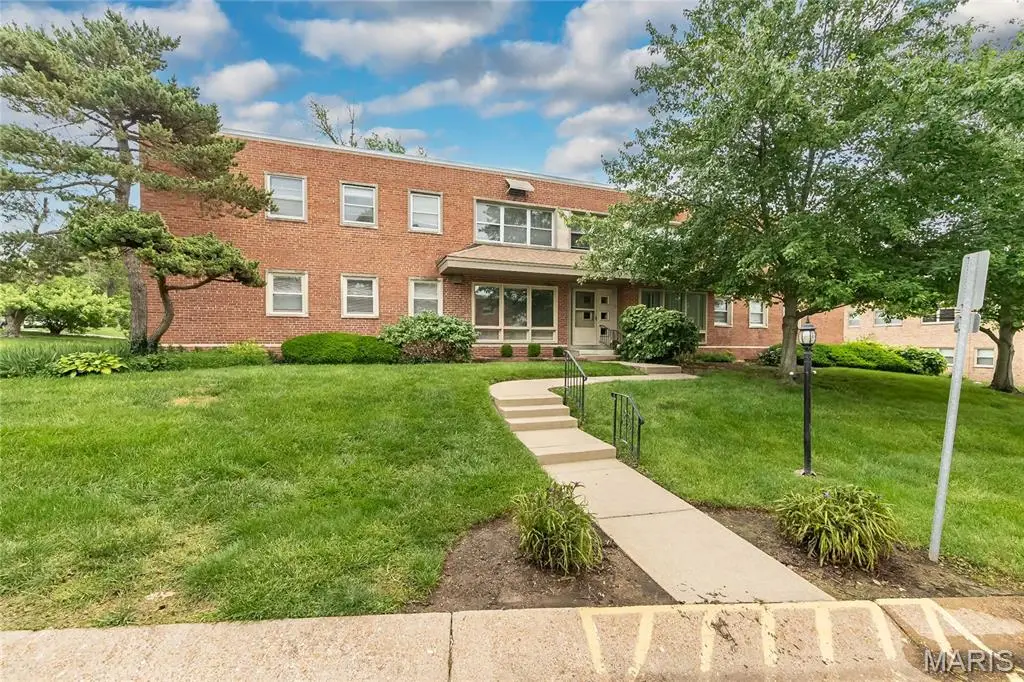 5 Delcrest Court #204, University City, MO 63124 - #1