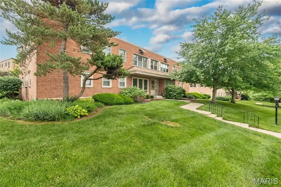 5 Delcrest Court #204, University City, MO 63124 - #2