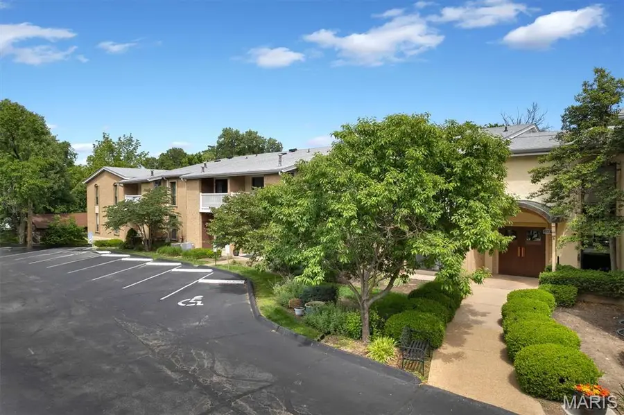444 N Clay Avenue #2C, Saint Louis, MO 63122 - #2
