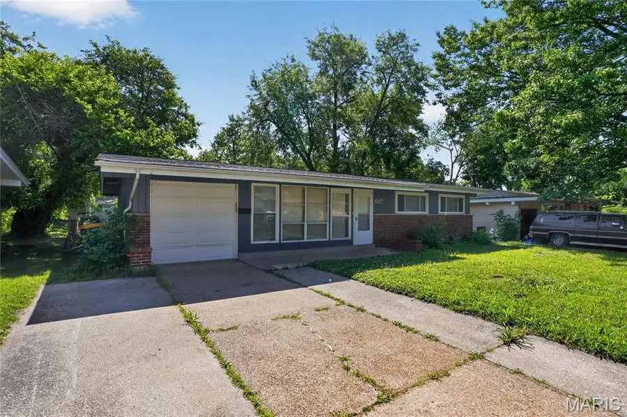 10744 Hallstead Drive, Saint Louis, MO 63136 - #2