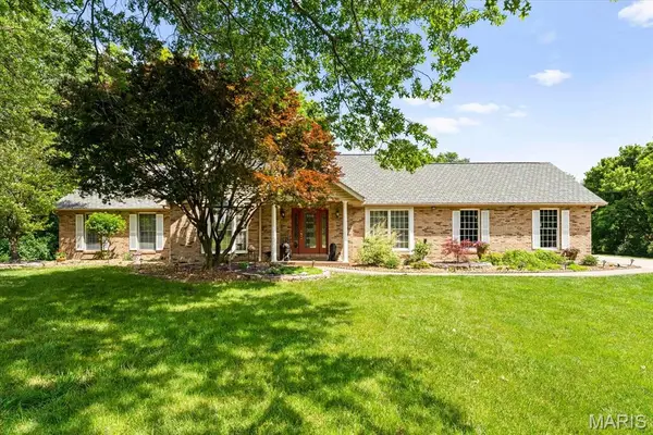 2 Sugar Hill Court, Edwardsville, IL 62025