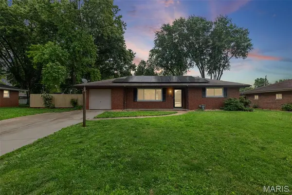 22 Buckingham Road, Belleville, IL 62226