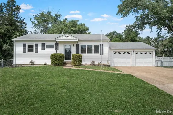 207 Hillsdale Drive, Ballwin, MO 63011