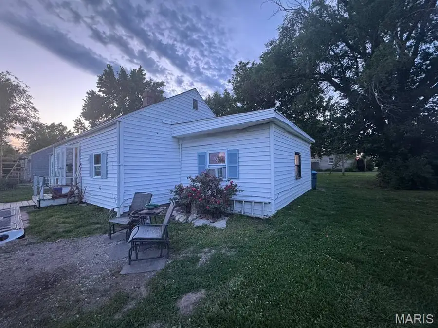1121 E Lorena Avenue, Wood River, IL 62095 - #2