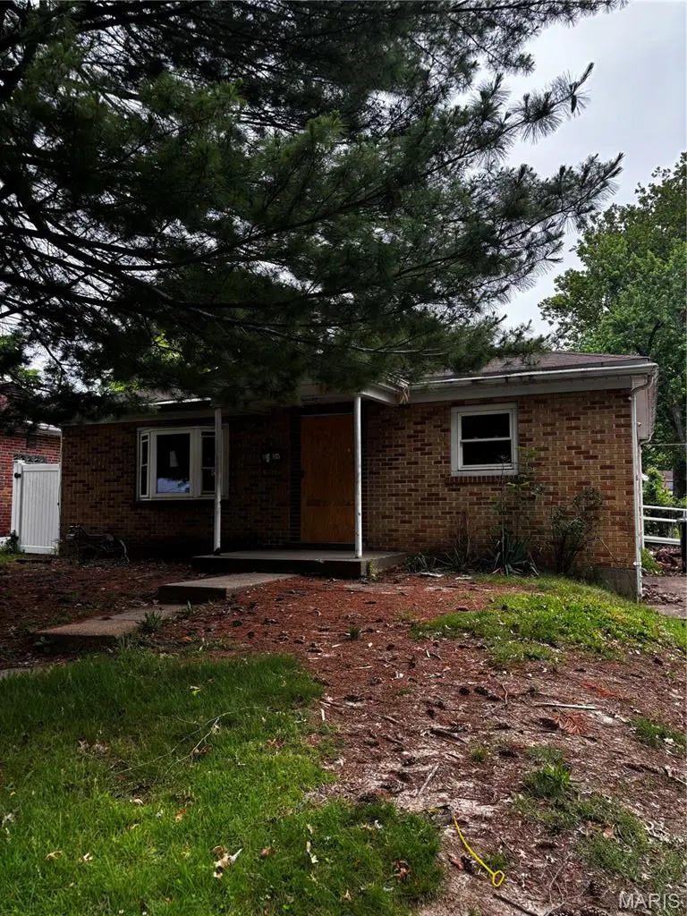8409 Braddock Drive, University City, MO 63132 - #1