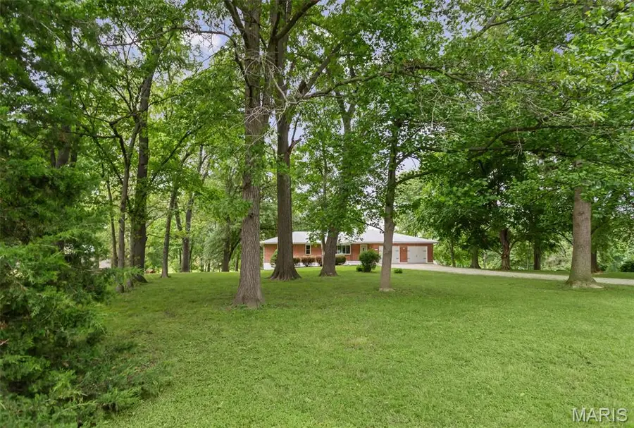 411 E Roosevelt Drive, Moro, IL 62067 - #2