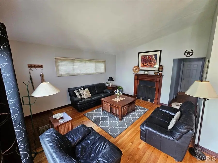 136 Monica Drive, Saint Louis, MO 63127 - #3