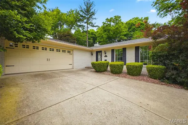 43 Clover Drive, Belleville, IL 62221