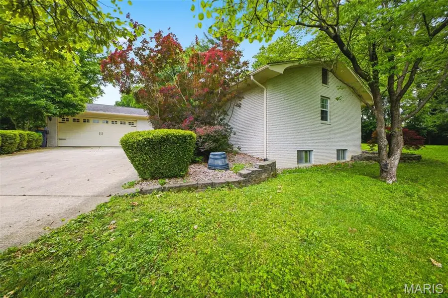 43 Clover Drive, Belleville, IL 62221 - #2