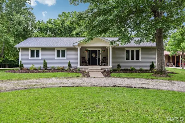 16016 Rugby Trail, Litchfield, IL 62056
