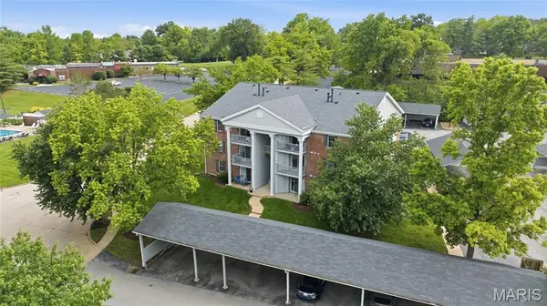 7600 Triwoods Drive #E, Shrewsbury, MO 63119