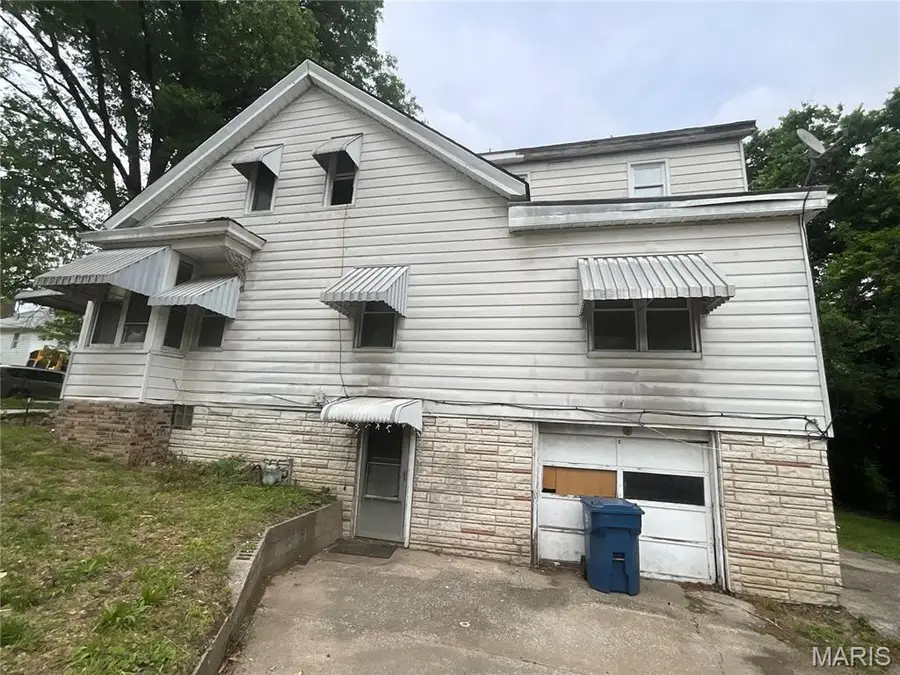 901 Washington Avenue, Alton, IL 62002 - #2