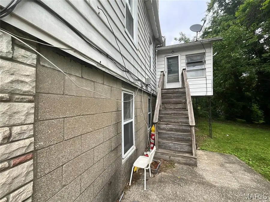 901 Washington Avenue, Alton, IL 62002 - #3