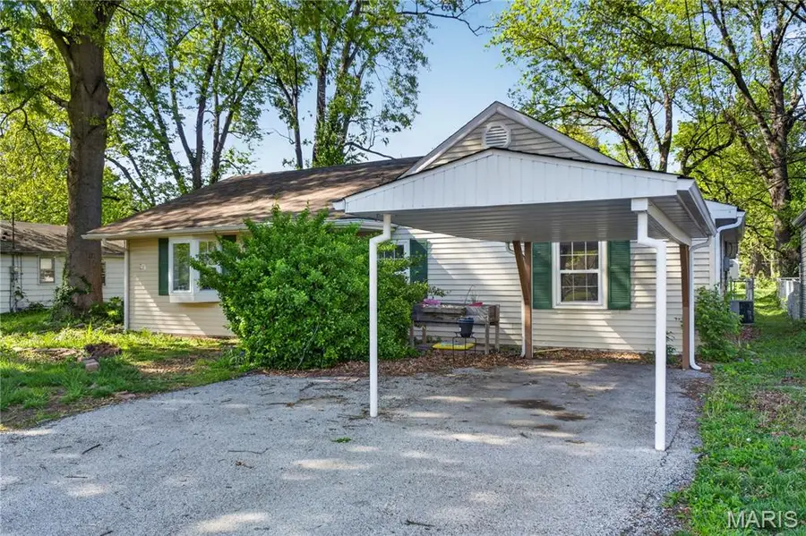 119 S 37th Street, Belleville, IL 62226 - #2