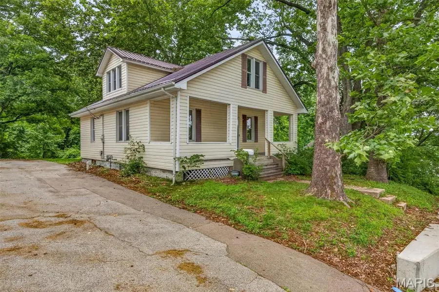 814 N 4th Street, Ste Genevieve, MO 63670 - #2