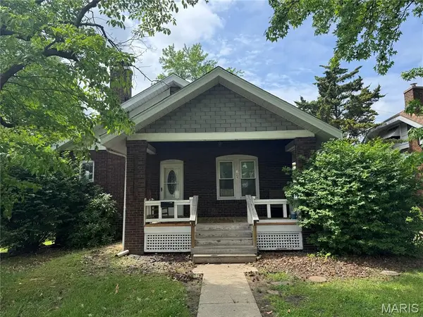 1009 E B Street, Belleville, IL 62220