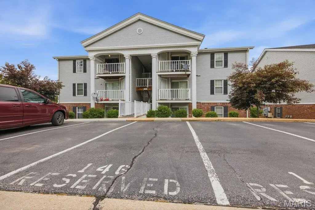1231 Creve Coeur Crossing Lane #B, Chesterfield, MO 63017 - #1