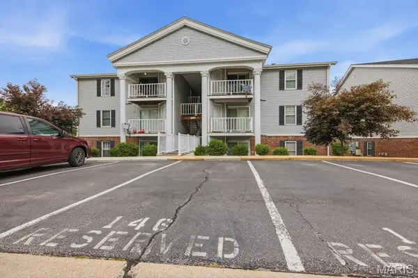 1231 Creve Coeur Crossing Lane #B, Creve Coeur, MO 63017