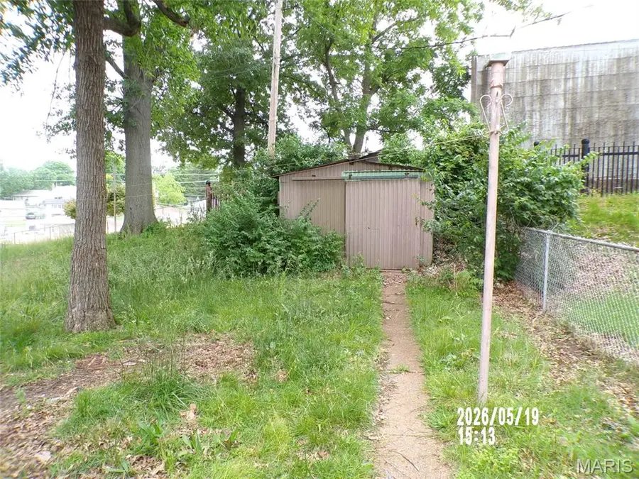 379 Porchester Drive, Lemay, MO 63125 - #2