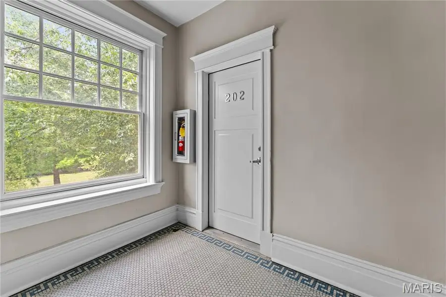 6101 Washington Boulevard #202, Saint Louis, MO 63112 - #2
