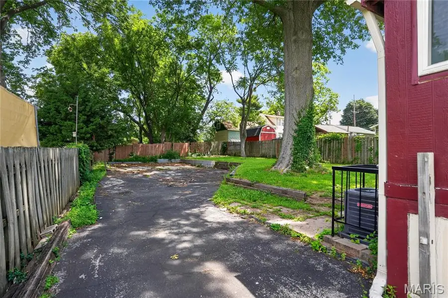 9007 Forest Avenue, Saint Louis, MO 63114 - #3