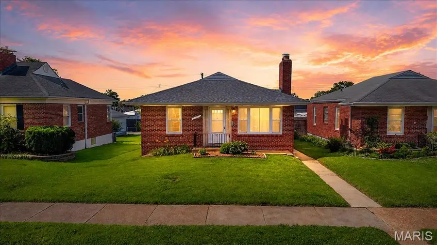 5414 Lindenwood Avenue, Saint Louis, MO 63109 - #2